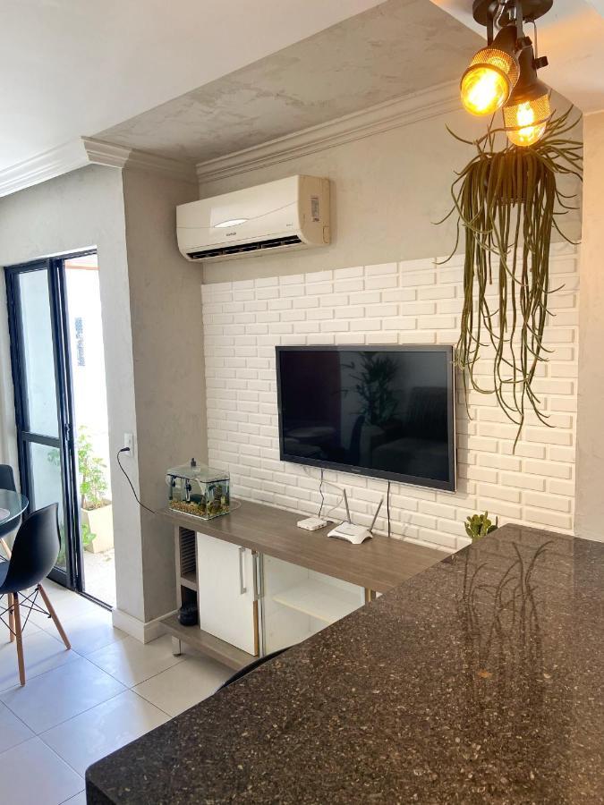 O Melhor Do Centro! Apto 01 Dormitorio Com Garagem E Ar Condicionado Balneário Camboriú Exterior foto